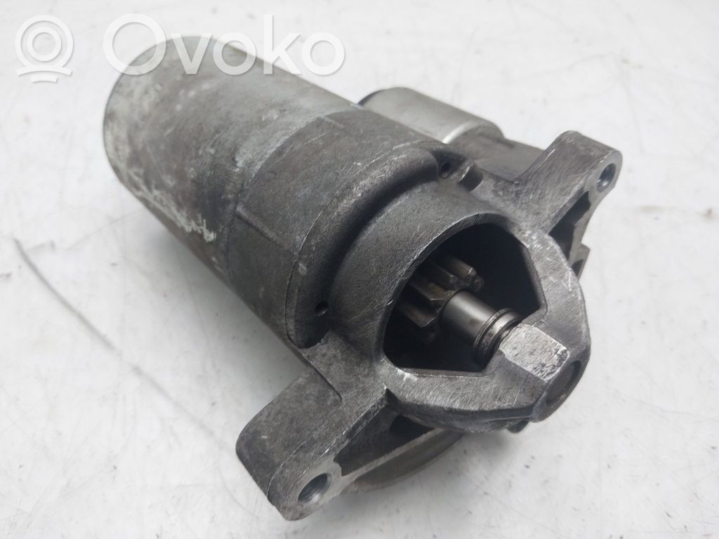 Motor de arranque   D6RA572
