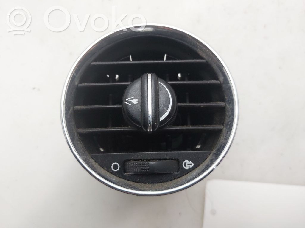 Peugeot 308 SW  Rejilla de ventilación central del panel 