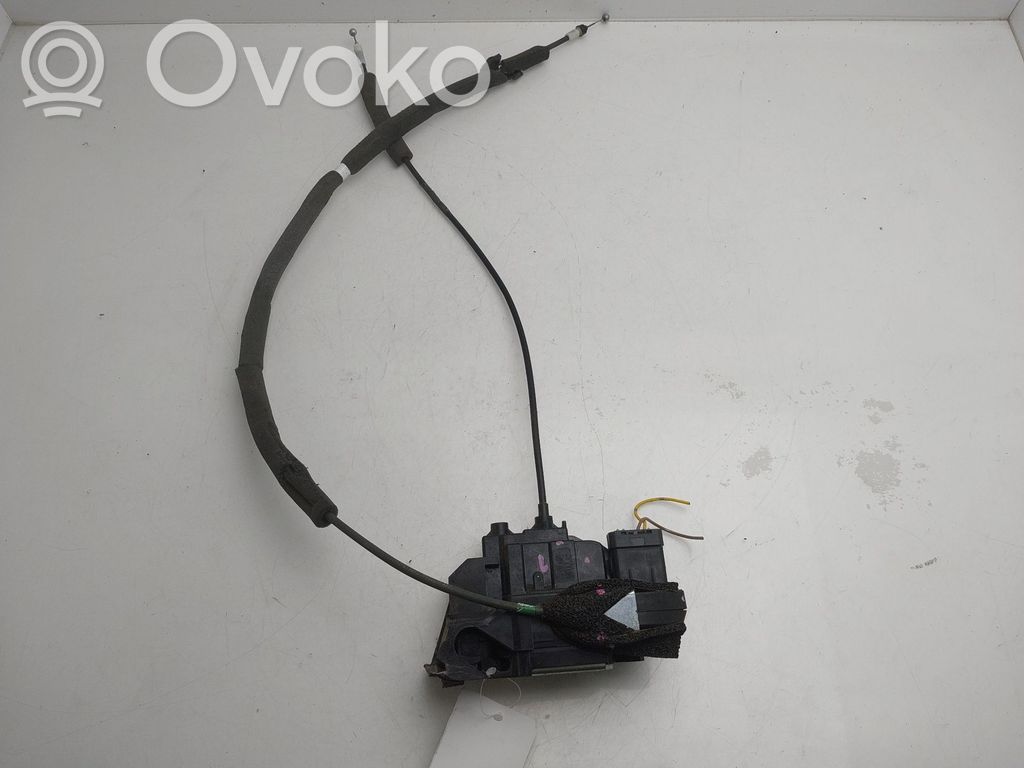 Nissan Juke I F15 Serrure de porte avant