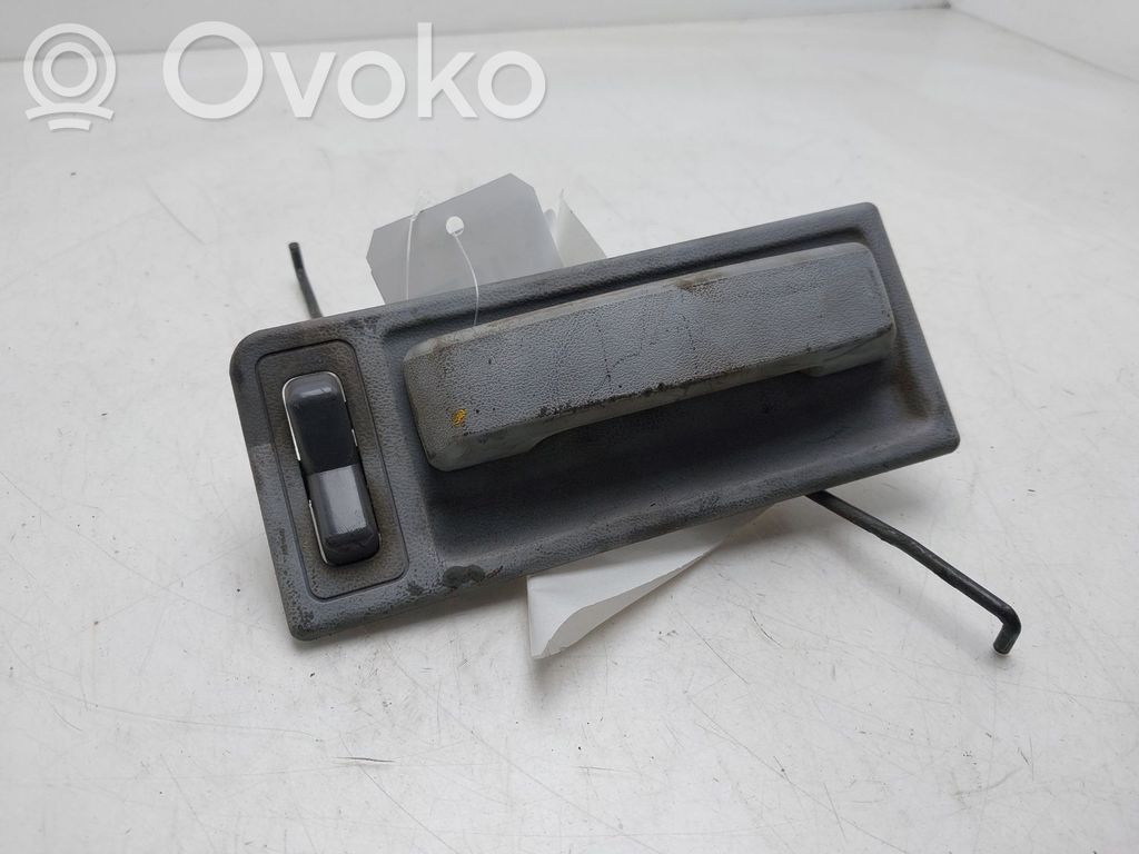 Nissan Serena Klamka wewnętrzna drzwi tylnych 