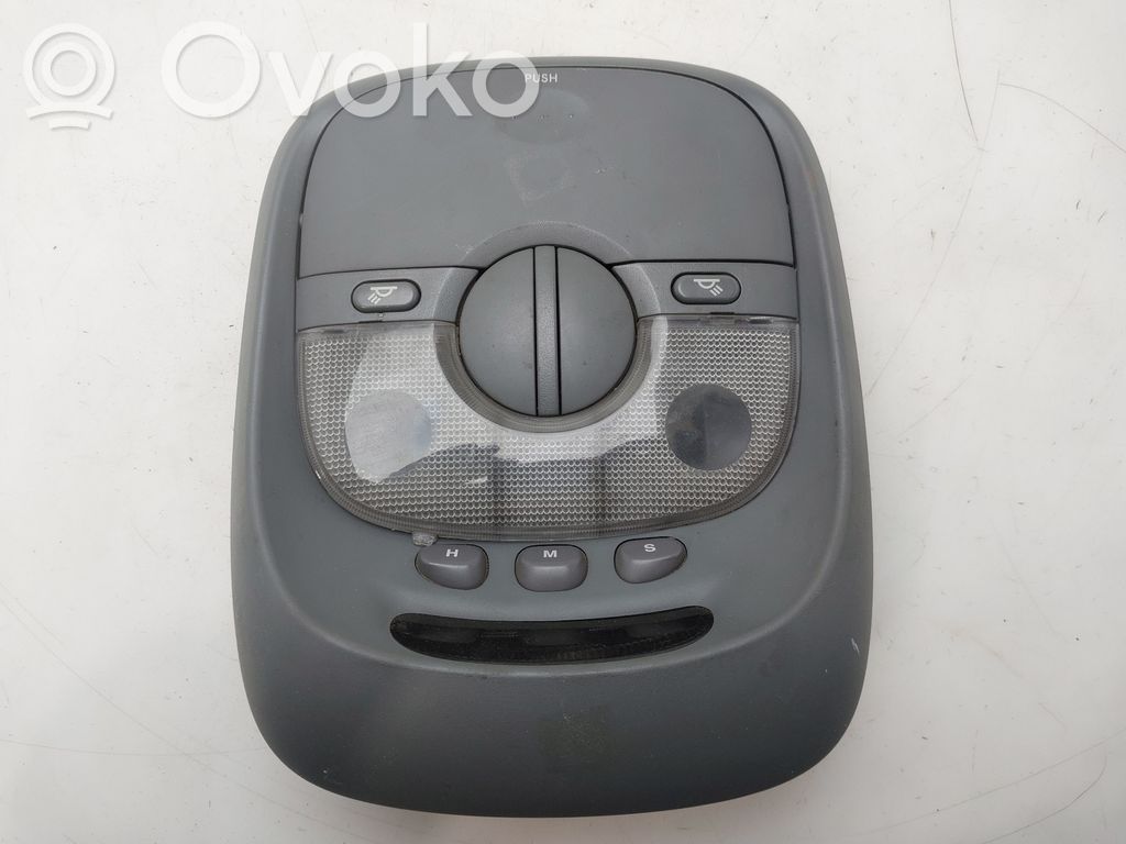 KIA Carens III Etuistuimen valo 