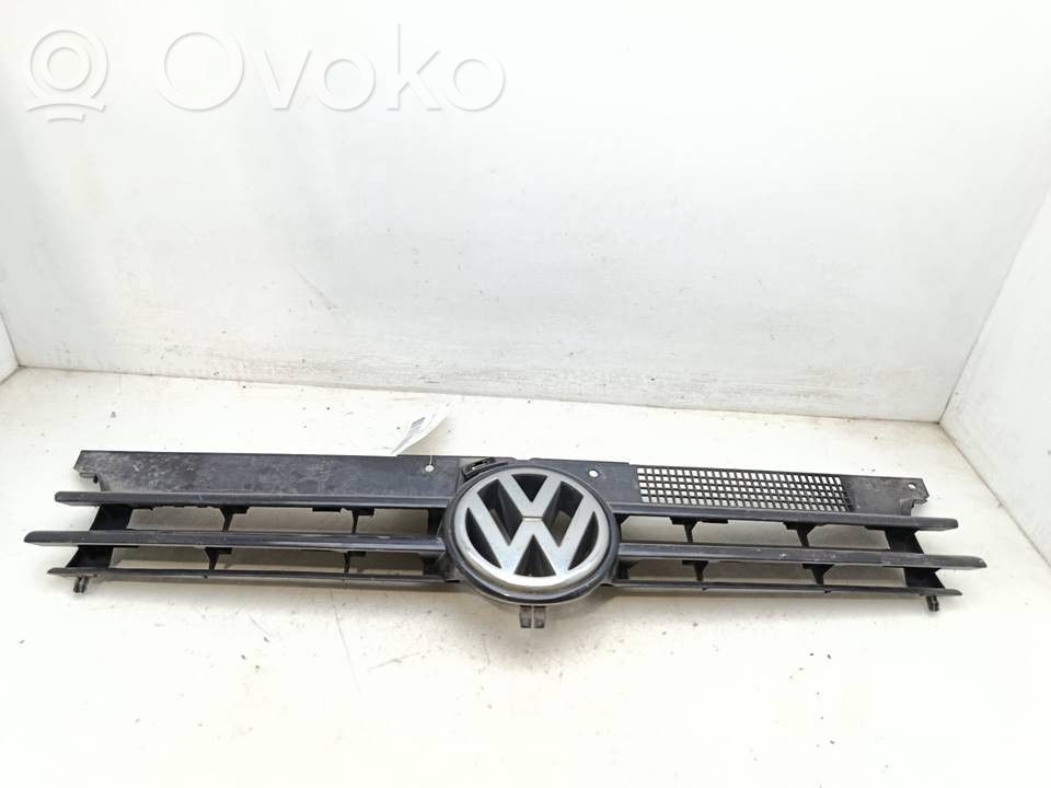 Volkswagen Golf IV Grille de calandre avant 