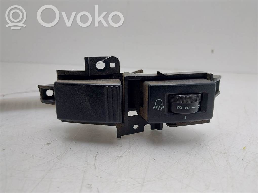 Hyundai Terracan Headlight level height control switch 