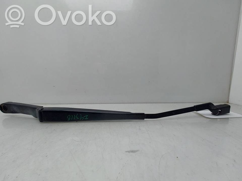 Opel Astra J Brazo del limpiaparabrisas delantero 