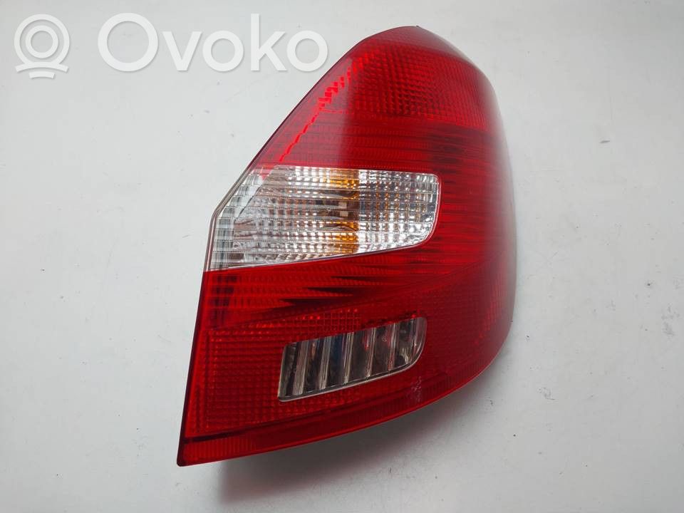 Skoda Fabia Mk2 (5J) Feux arrière / postérieurs 