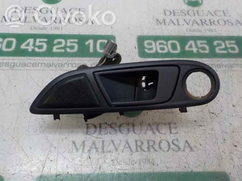 Manecilla interna puerta delantera   1686126