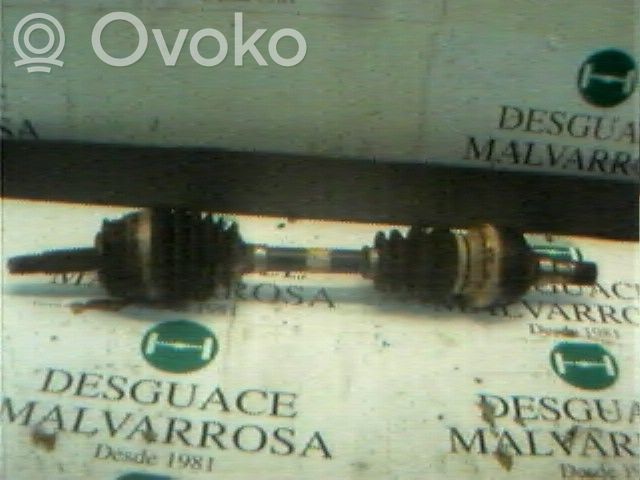 Etuvetoakseli