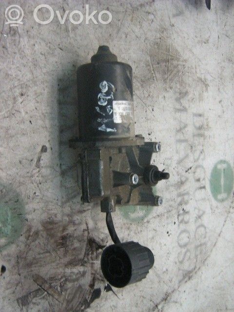 BMW 3 E30 Valytuvų varikliukas 