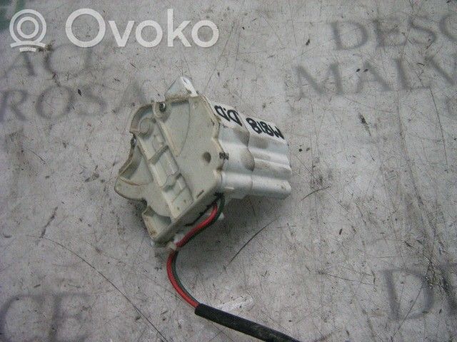 Motor del regulador de la ventanilla de la puerta delantera