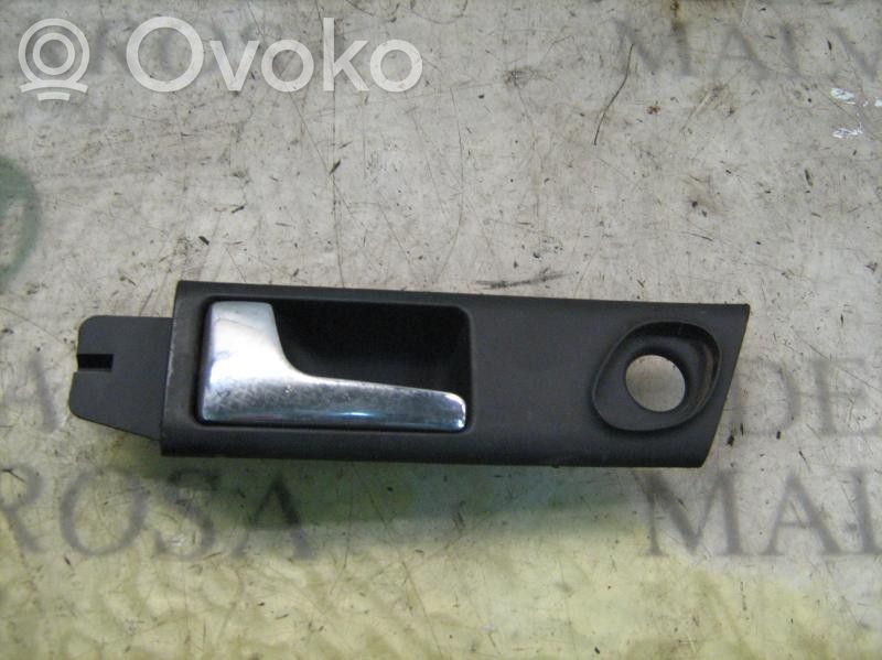 Manecilla interna puerta trasera   4A0839019
