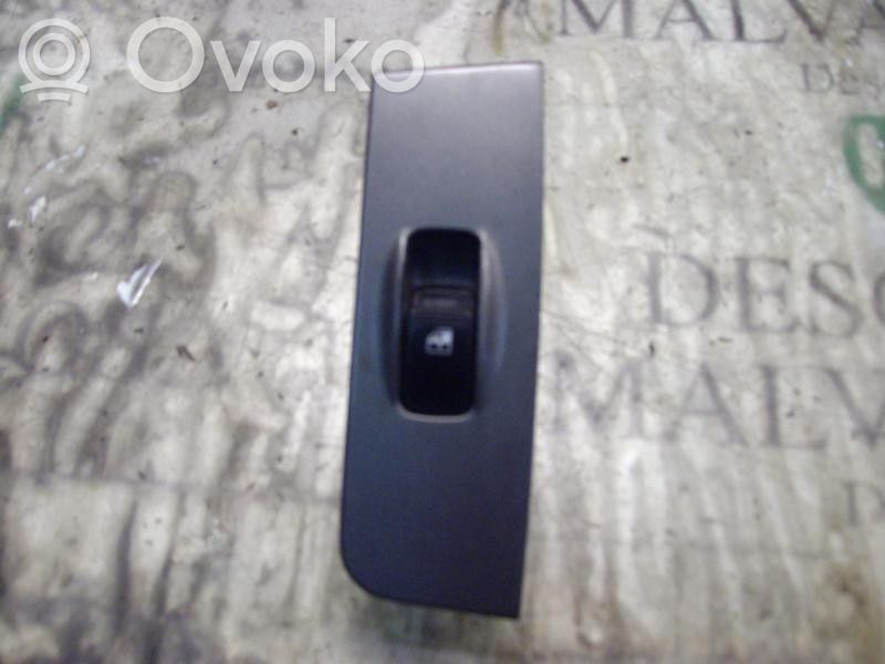 Hyundai Matrix Electric window control switch 
