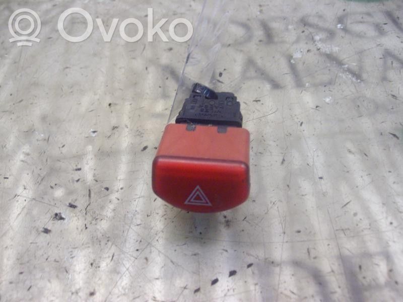 Botón interruptor de luz de peligro