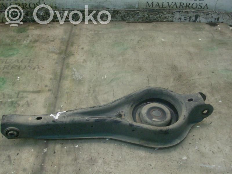 Brazo de suspensión trasero