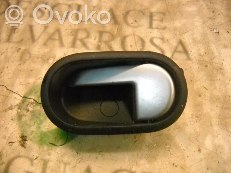 Manecilla interna puerta trasera