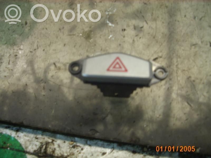 KIA Carens I Comutator lumini pericol 