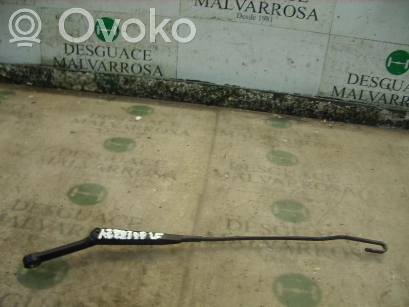 Audi A4 S4 B5 8D Braccio della spazzola tergicristallo anteriore