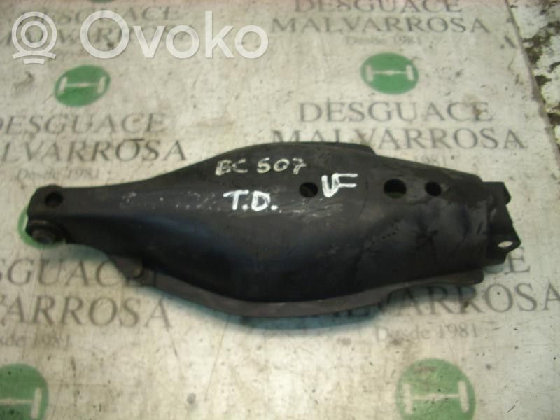 Brazo de suspensión trasero