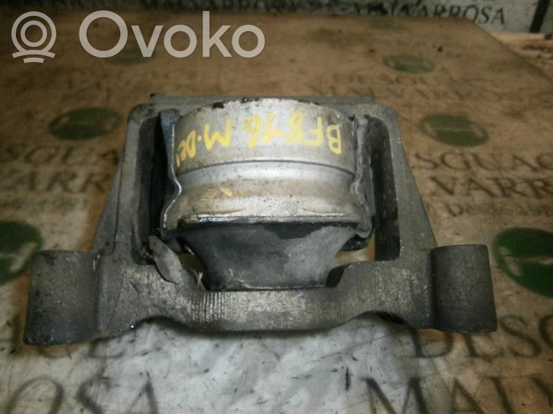 Soporte de montaje del motor