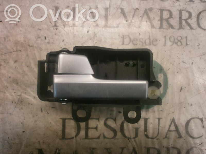 Manecilla interna puerta delantera