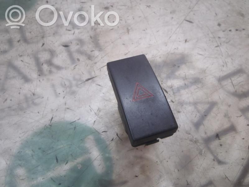 Botón interruptor de luz de peligro