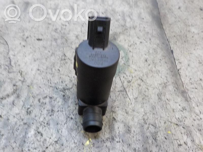 Windscreen/windshield washer pump   1355124