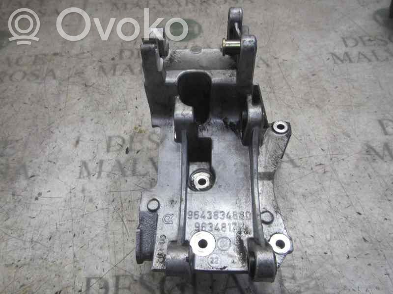 Soporte del alternador