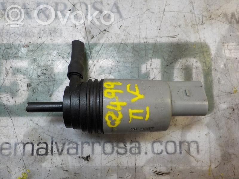Windscreen/windshield washer pump   67127302589