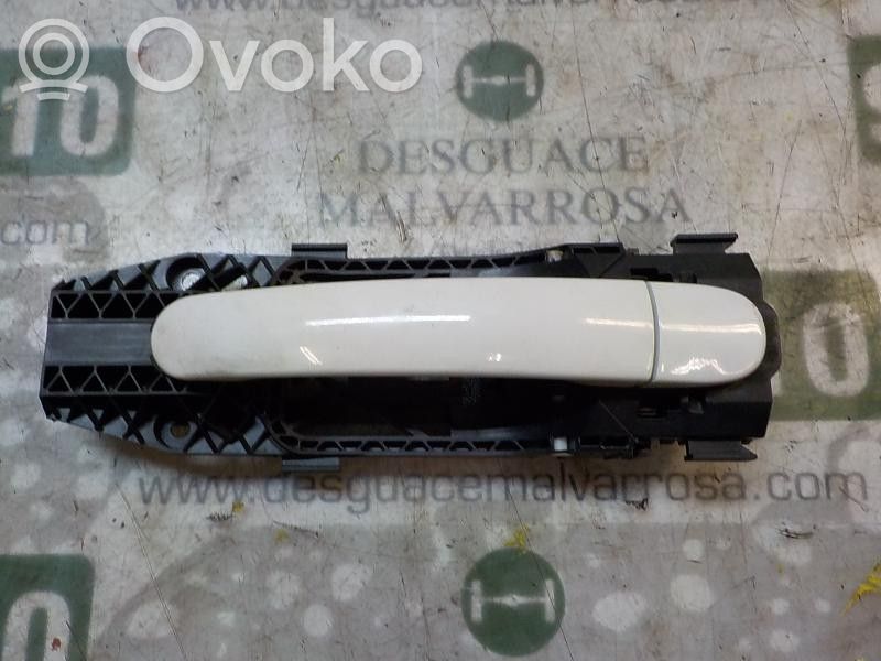 Manecilla externa puerta trasera   5N0837205MGRU