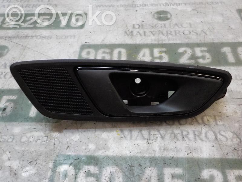 Manecilla interna puerta trasera   5F4839114041