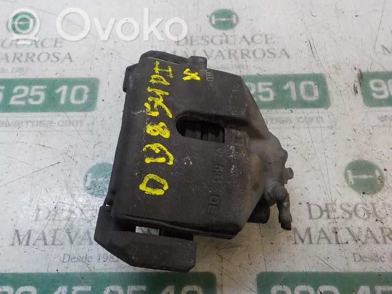 Caliper de freno delantero