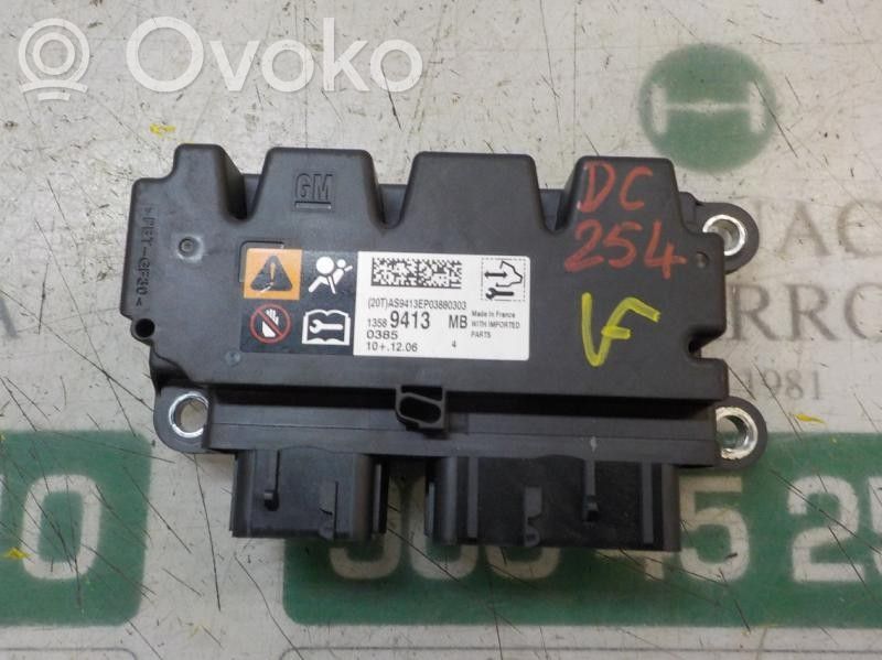 Unitate/modul de comandă airbaguri   13599653,13589413