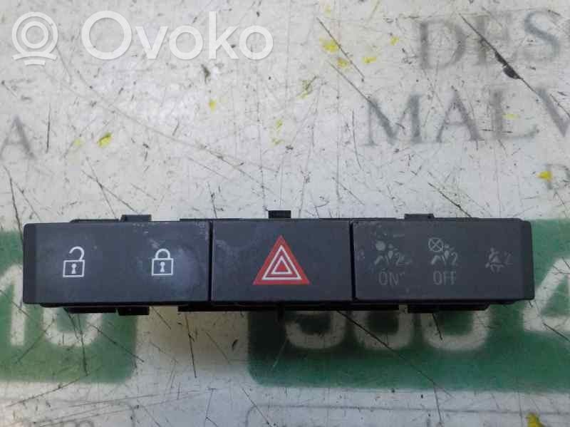Opel Astra J Interruttore luci di emergenza