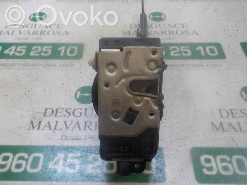 Cerradura de puerta delantera