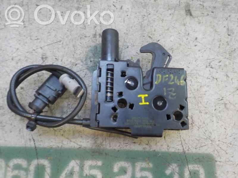 Tie down hook / loop   82A823509,82A823509