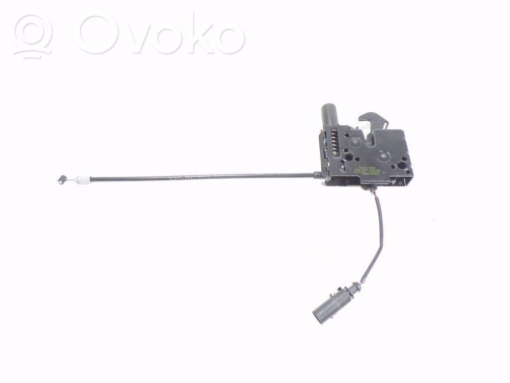Tie down hook / loop   82A823509,82A823509