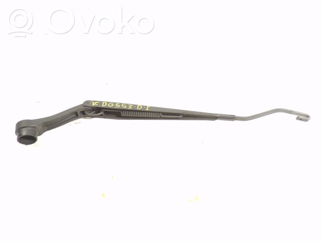 Front wiper blade arm