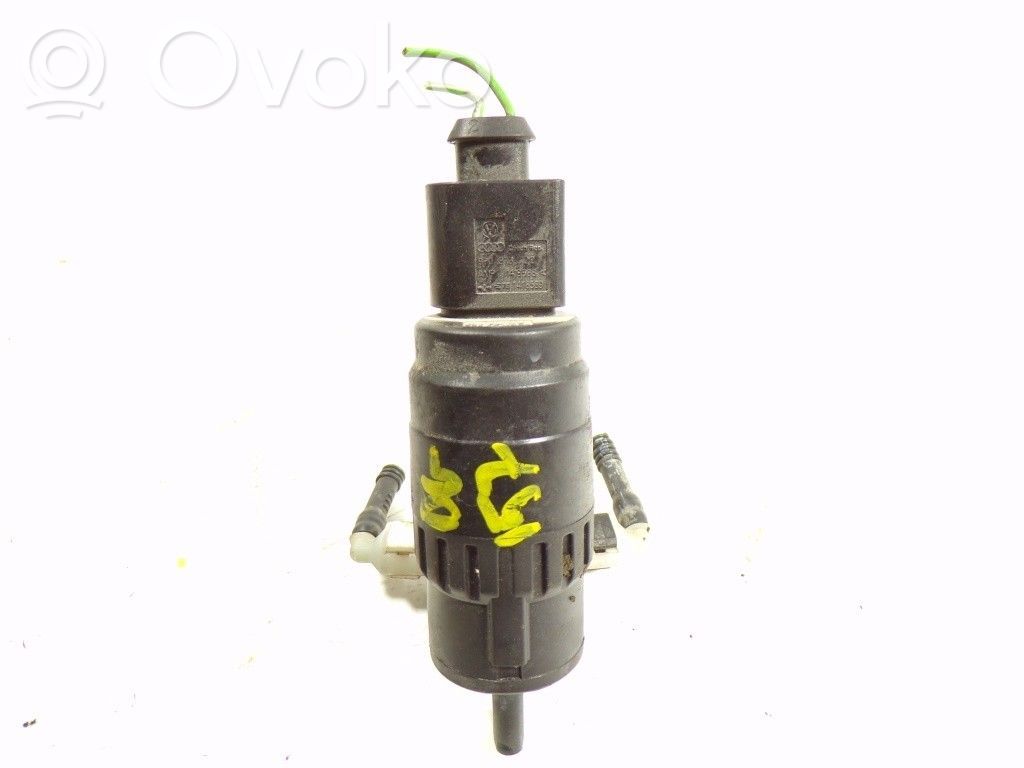 Windscreen/windshield washer pump   1K6955651,1K6955651