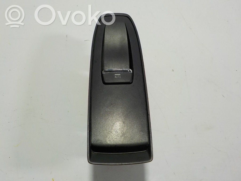 Subaru XV Electric window control switch 