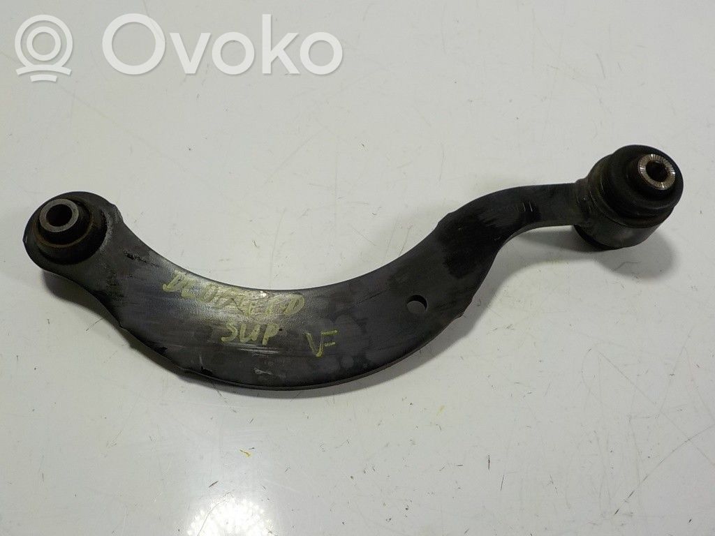 Brazo de suspensión trasero   4877012010