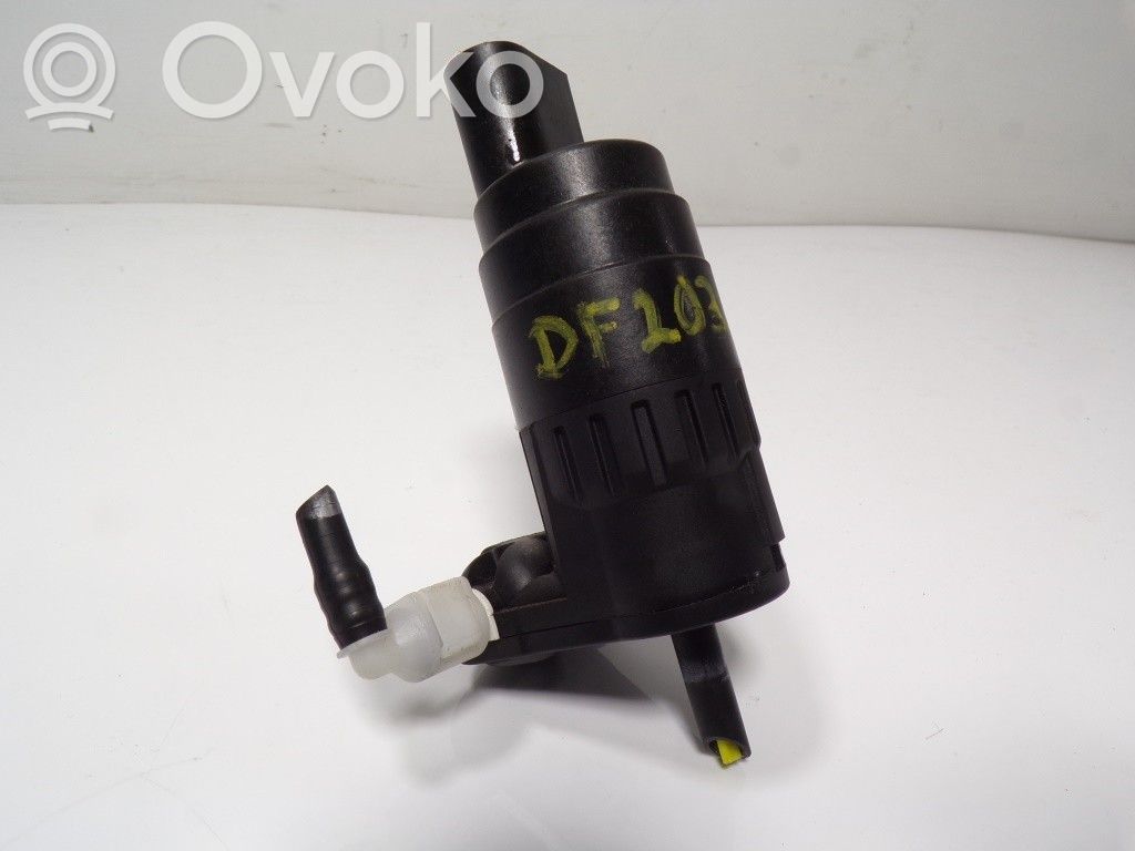 Windscreen/windshield washer pump   1K6955651,1K6955651