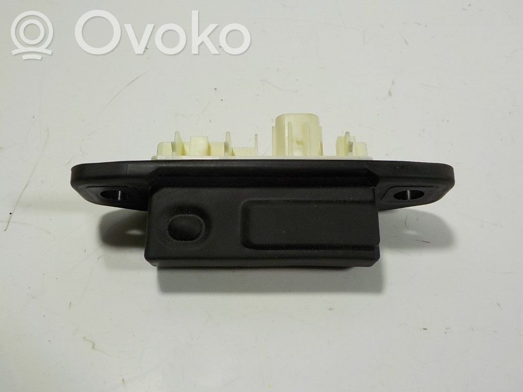 Manecilla externa puerta trasera   69321F4010,2391K27
