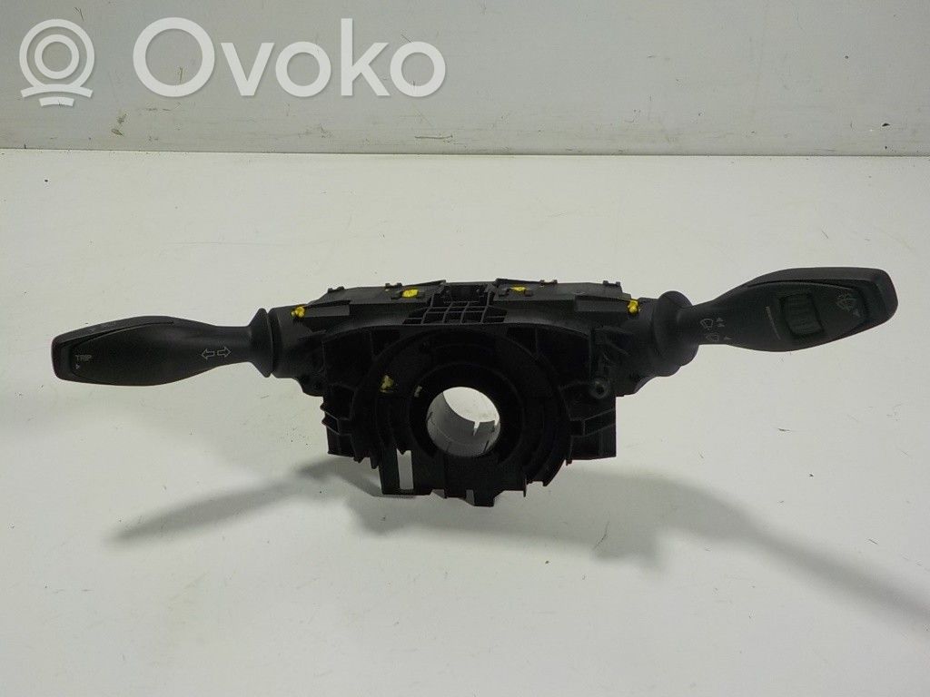 Ford Transit Pagrieziena signālu / lukturu sviria 