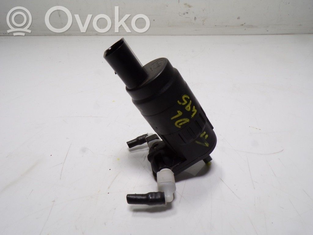 Windscreen/windshield washer pump   1K6955651,1K6955651