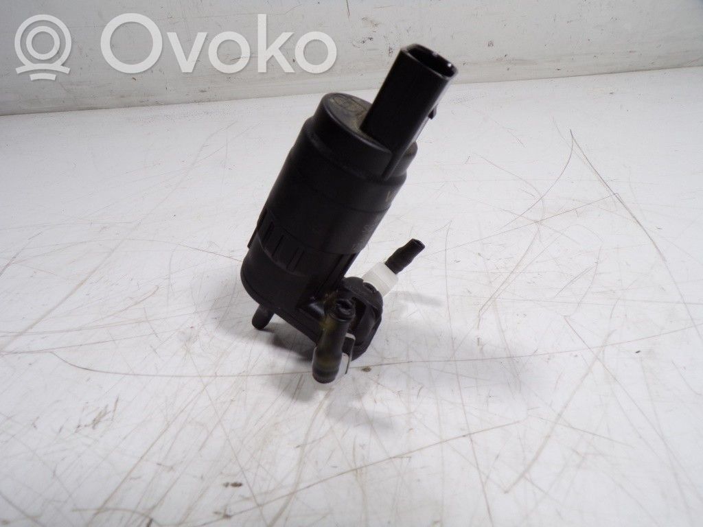 Windscreen/windshield washer pump   1K6955651,1K6955651