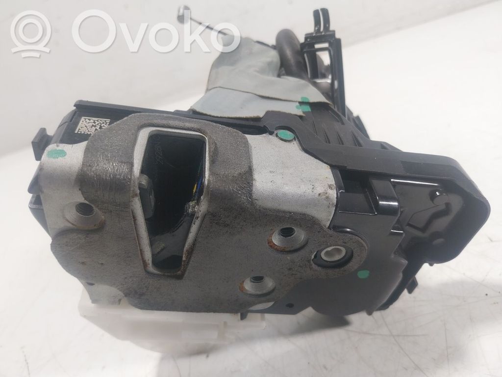Priekšpusē slēdzene   2691834,JX7AA21812DD