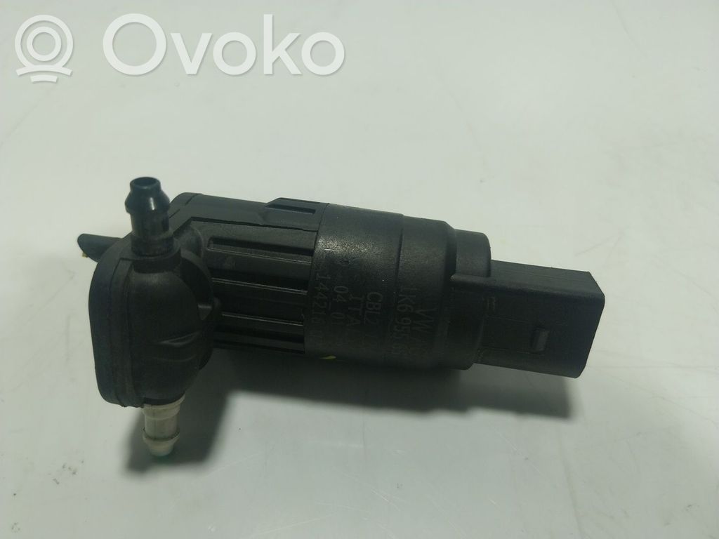 Windscreen/windshield washer pump   1K6955651,1K6955651