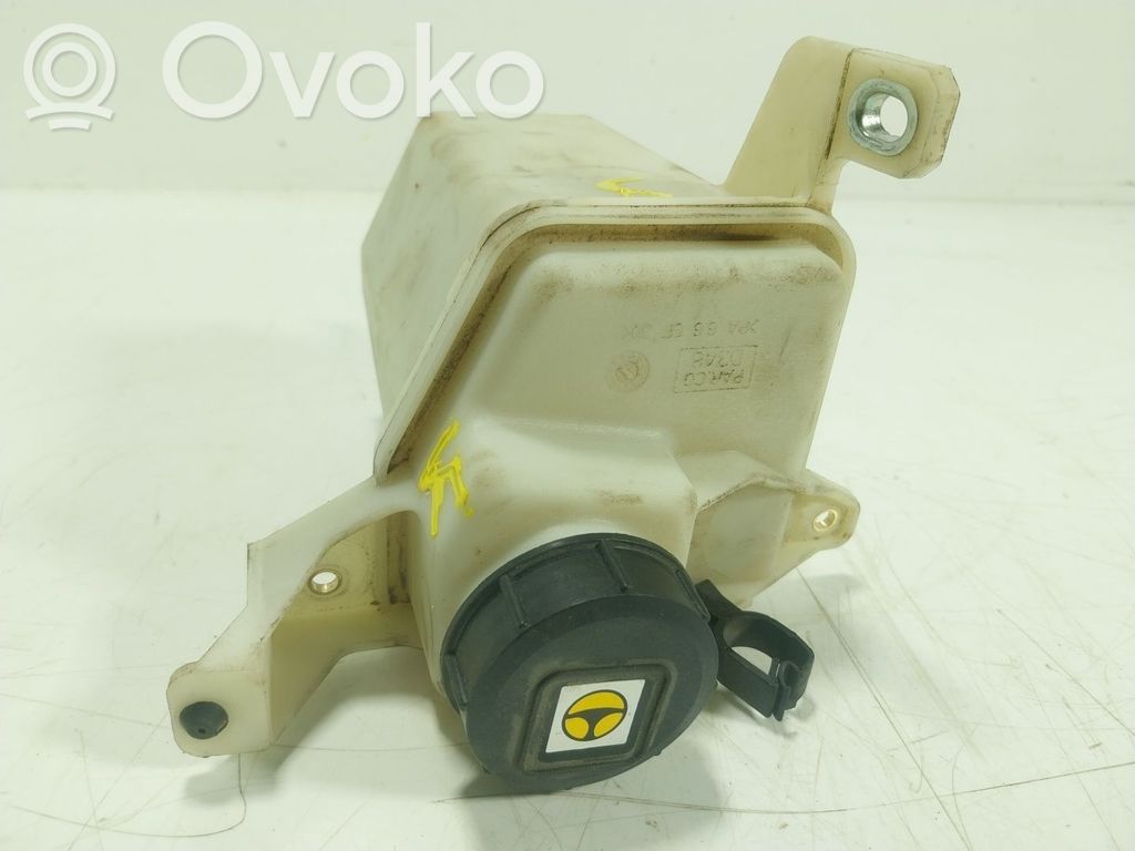 Ohjaustehostimen nestesäiliö   1643210380