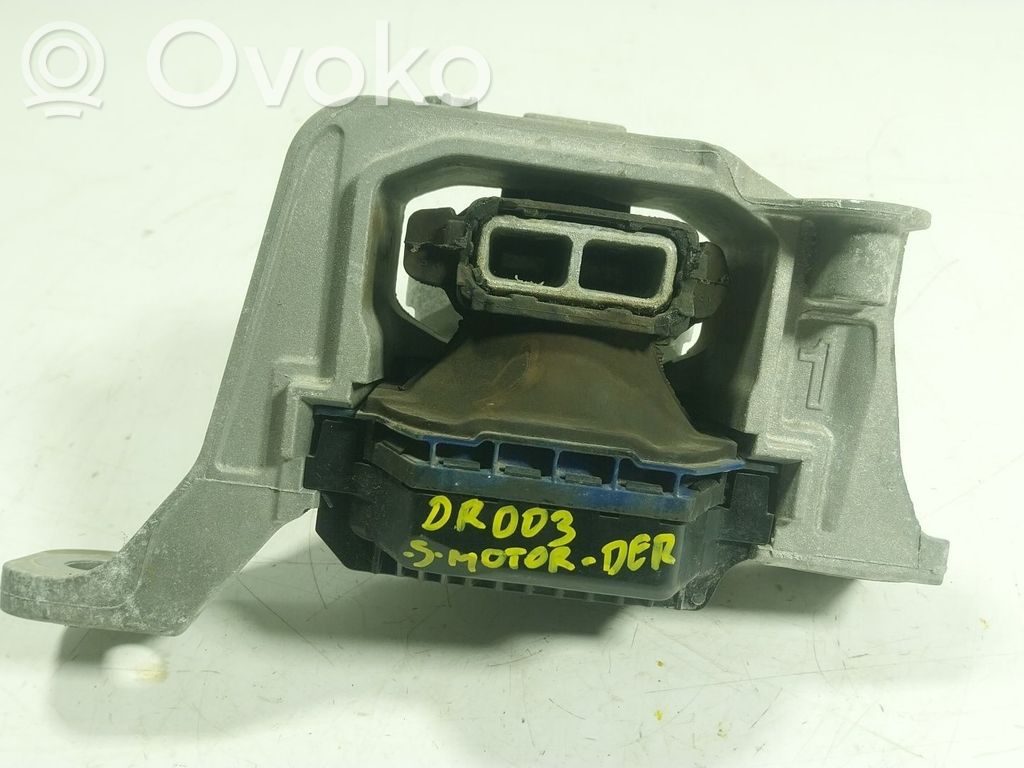 Ford Focus Engine mount bracket 