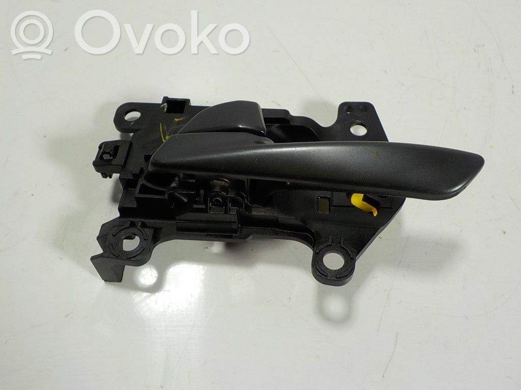 Manecilla interna puerta trasera   83610D7000PST