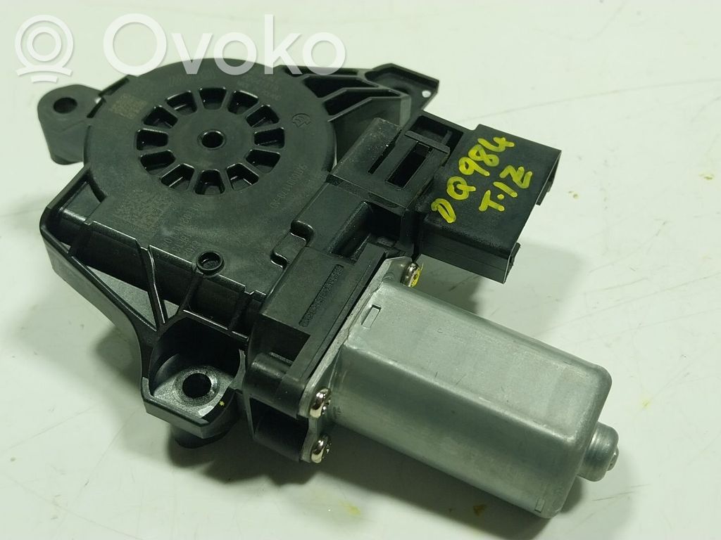 BMW 2 F46 Elektryczny podnośnik szyby drzwi tylnych 